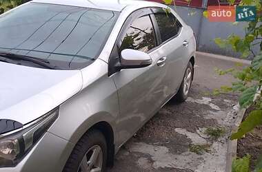 Седан Toyota Corolla 2015 в Решетиловке