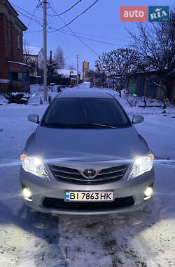 Седан Toyota Corolla 2011 в Карлівці