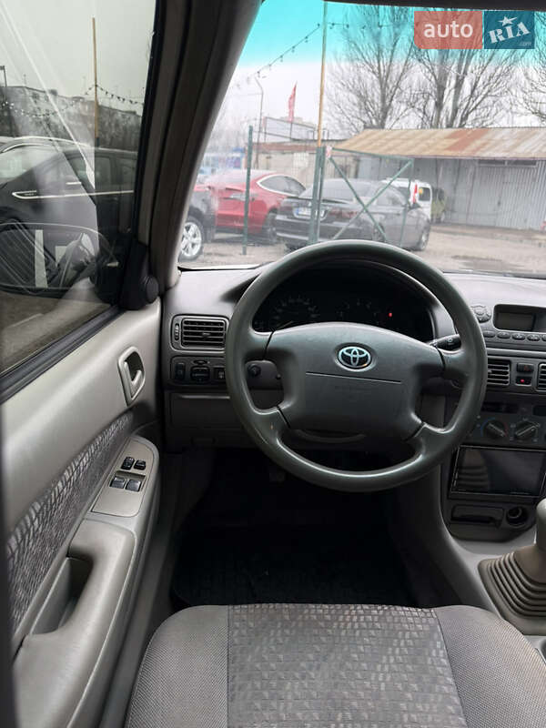 Седан Toyota Corolla 2001 в Запорожье