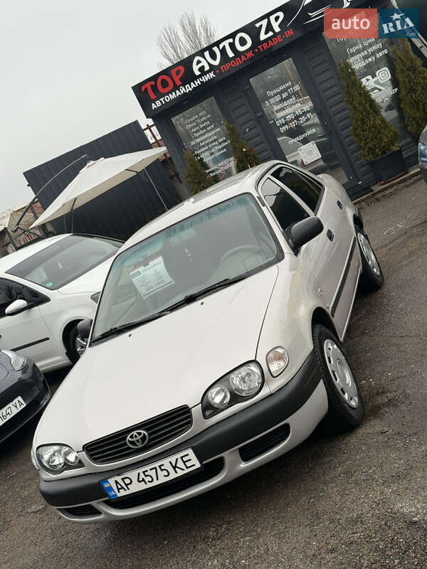 Седан Toyota Corolla 2001 в Запорожье