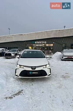 Седан Toyota Corolla 2025 в Львові