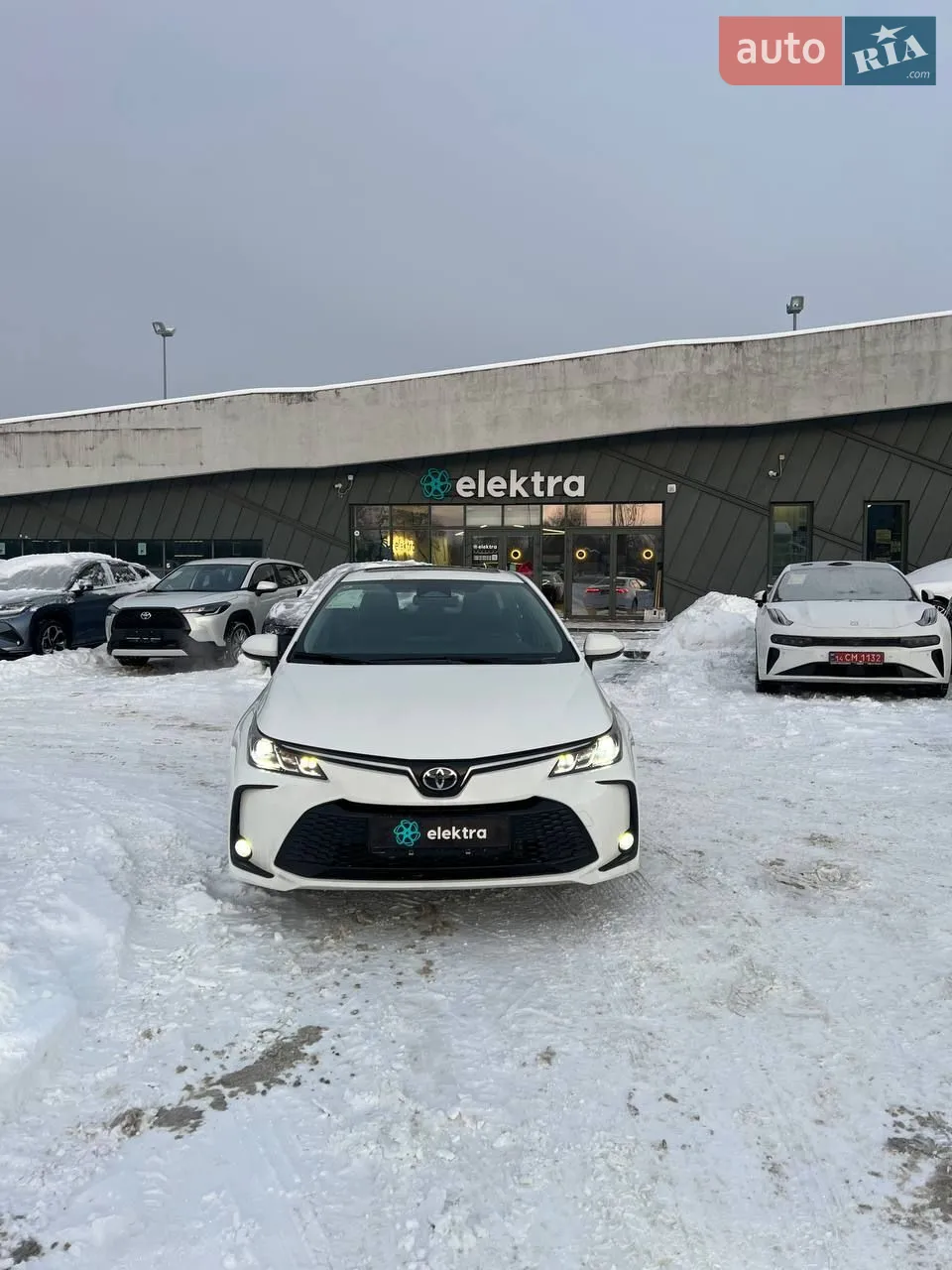Нове гібридне авто у максимальній комплектації. Знаходиться у нашому салоні, доступне до огляду та тест драйву. 