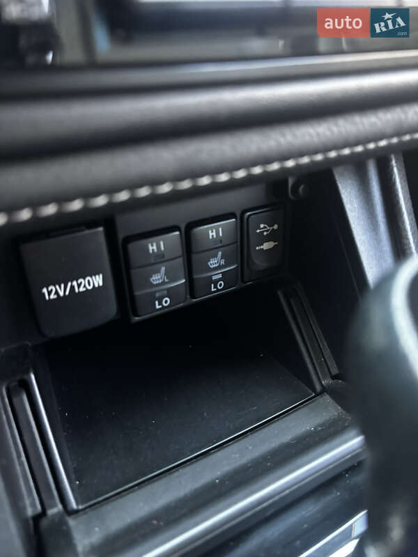 Седан Toyota Corolla 2016 в Ивано-Франковске