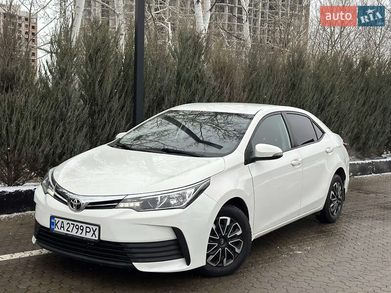 Седан Toyota Corolla 2018 в Киеве фото 5 Седан Toyota Corolla 2018 в Киеве