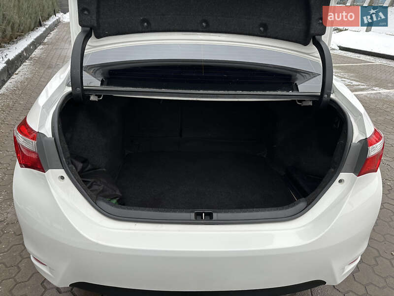 Седан Toyota Corolla 2018 в Киеве фото 30 Седан Toyota Corolla 2018 в Киеве