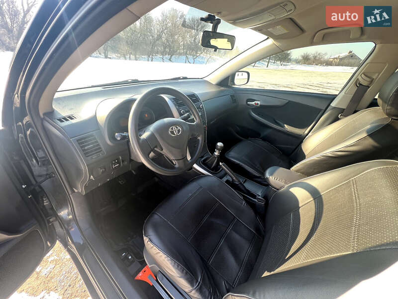 Седан Toyota Corolla 2009 в Козельщине