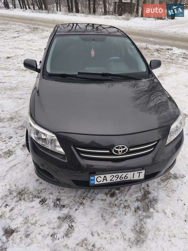 Седан Toyota Corolla 2007 в Гайсине