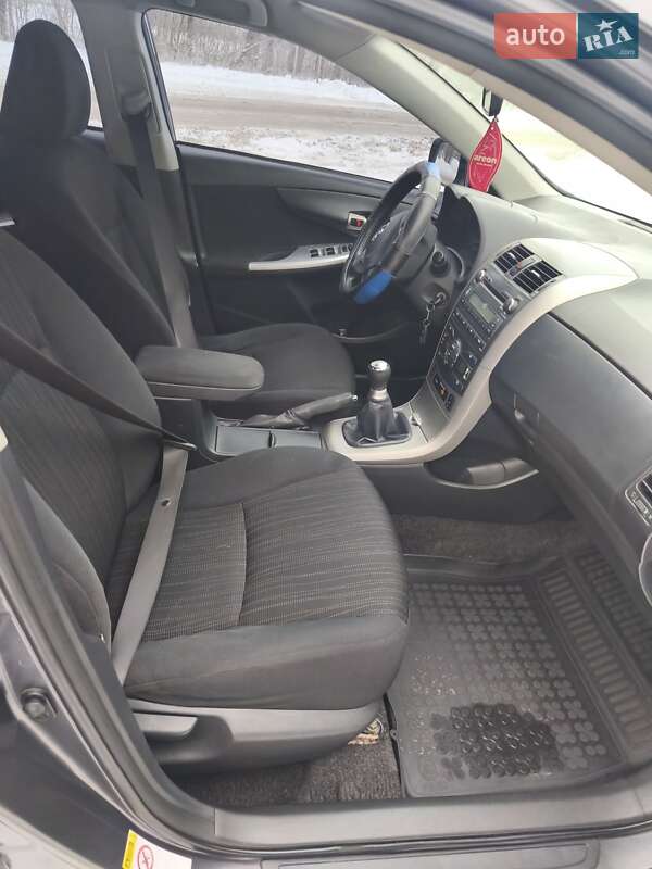 Седан Toyota Corolla 2007 в Гайсине