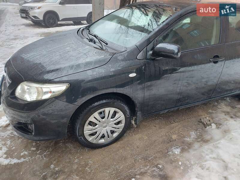 Седан Toyota Corolla 2008 в Черновцах