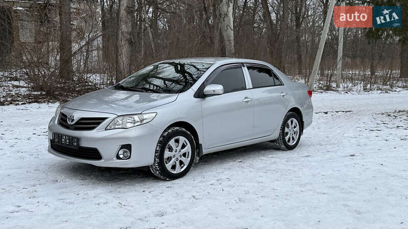 Седан Toyota Corolla 2012 в Желтых Водах
