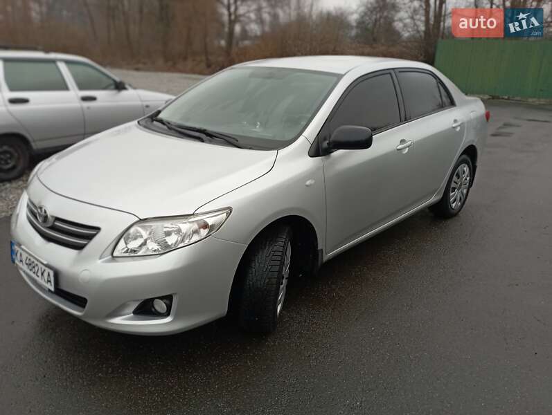 Седан Toyota Corolla 2008 в Малине