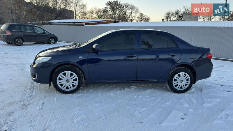 Седан Toyota Corolla 2008 в Кременчуге