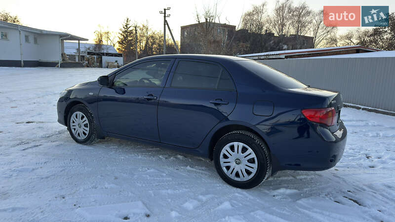 Седан Toyota Corolla 2008 в Кременчуге