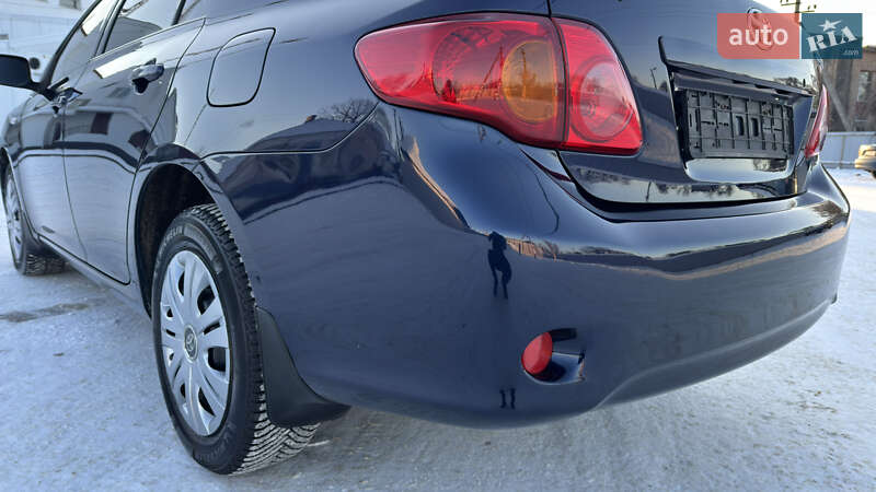 Седан Toyota Corolla 2008 в Кременчуге