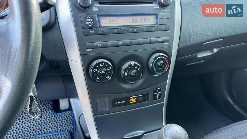 Седан Toyota Corolla 2008 в Кременчуге