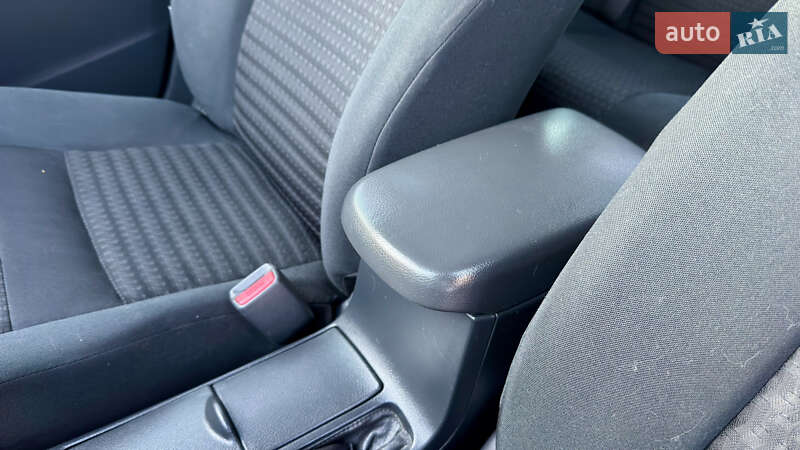 Седан Toyota Corolla 2008 в Кременчуге