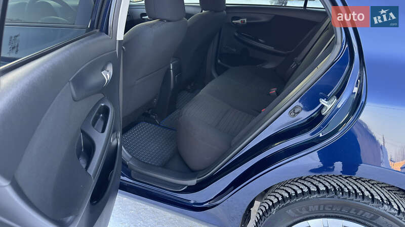 Седан Toyota Corolla 2008 в Кременчуге