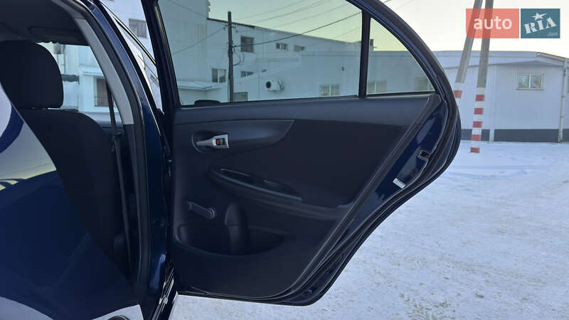 Седан Toyota Corolla 2008 в Кременчуге