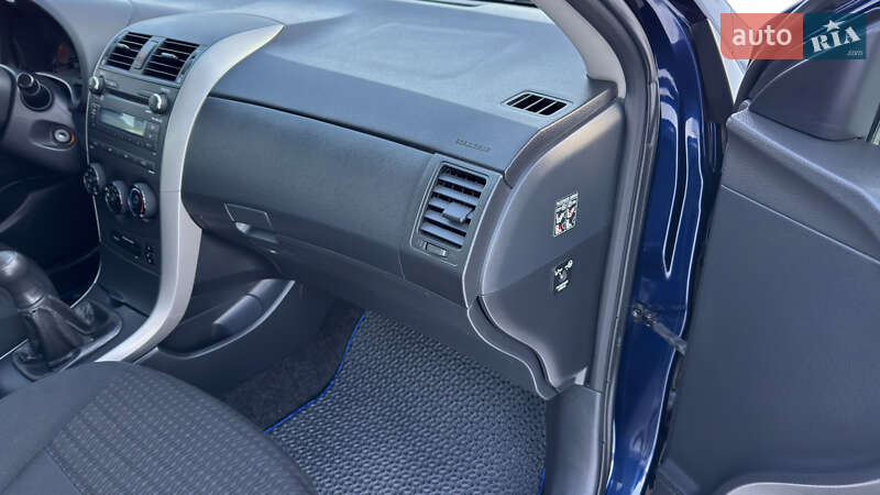 Седан Toyota Corolla 2008 в Кременчуге