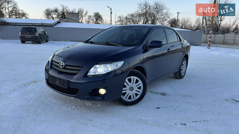 Седан Toyota Corolla 2008 в Кременчуге