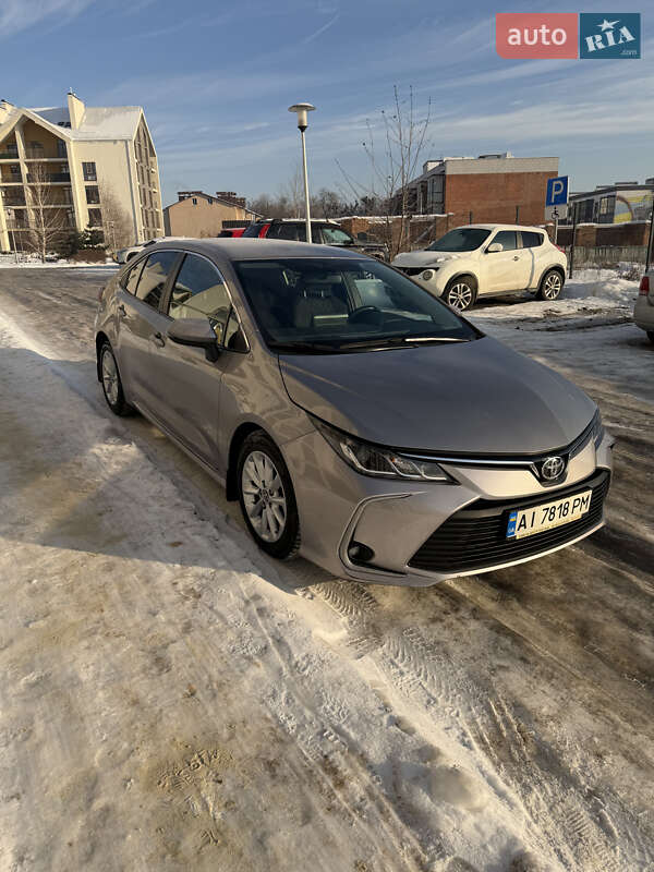 Седан Toyota Corolla 2019 в Буче