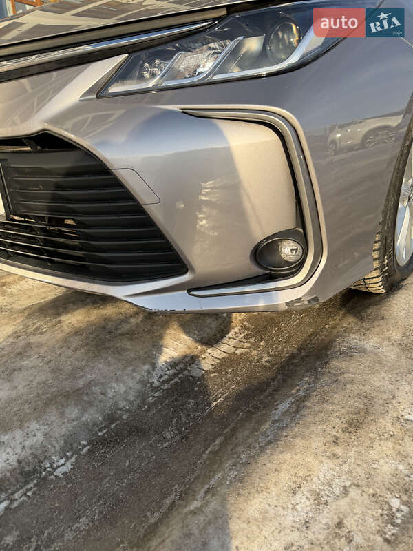 Седан Toyota Corolla 2019 в Буче