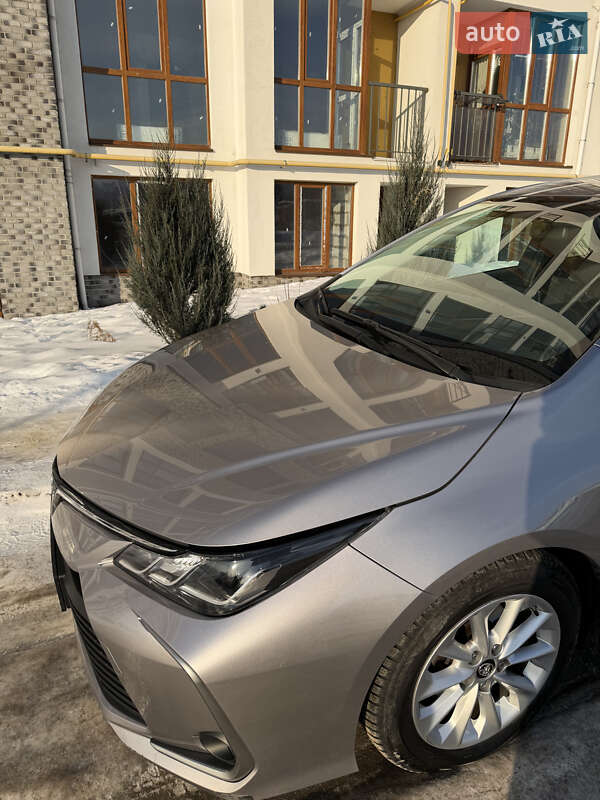 Седан Toyota Corolla 2019 в Буче