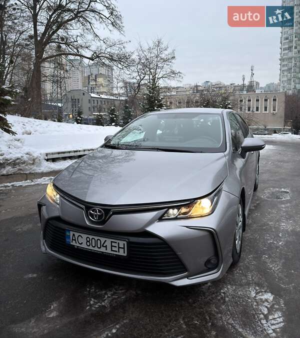 Седан Toyota Corolla 2020 в Киеве