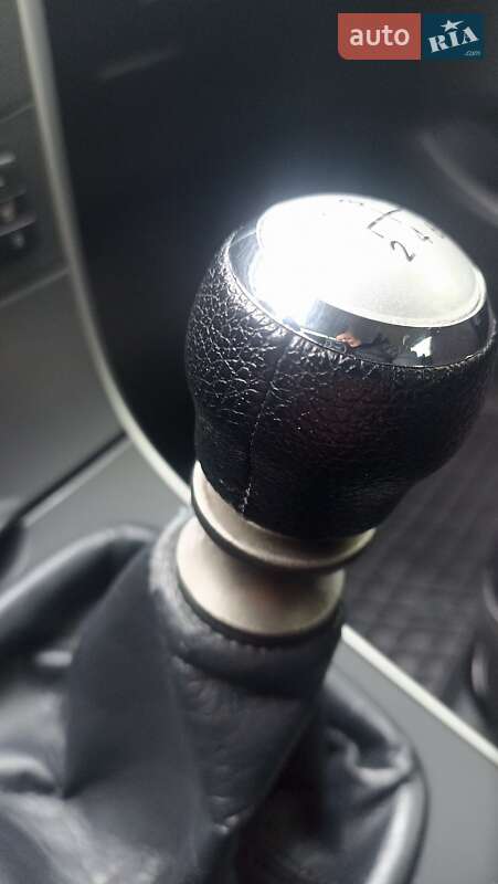 Седан Toyota Corolla 2012 в Зміїві