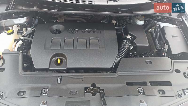 Седан Toyota Corolla 2012 в Зміїві