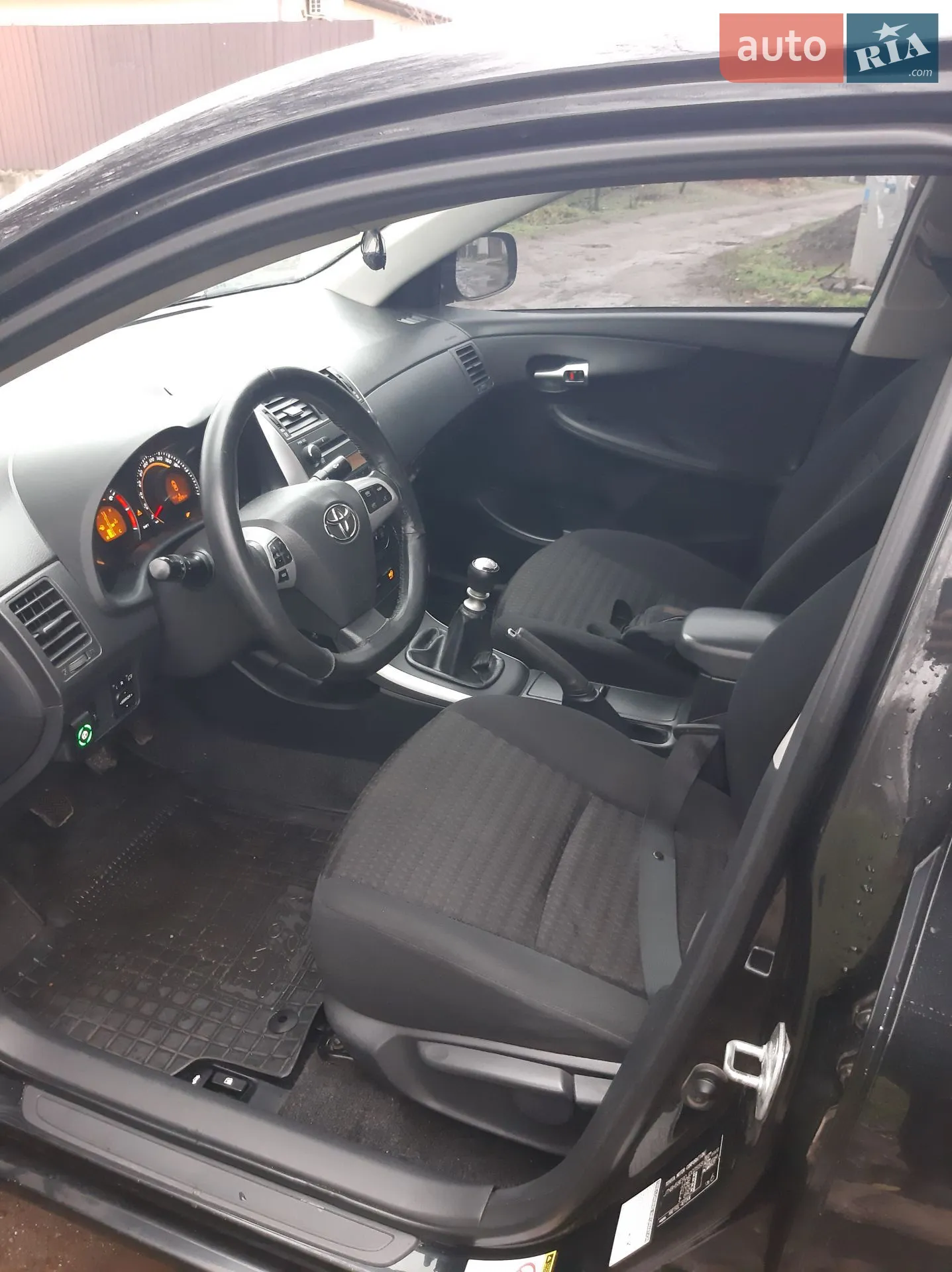 2010 Toyota Corolla - мініатюра 8