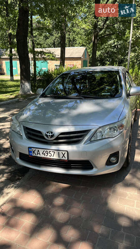 Седан Toyota Corolla 2010 в Чернухах