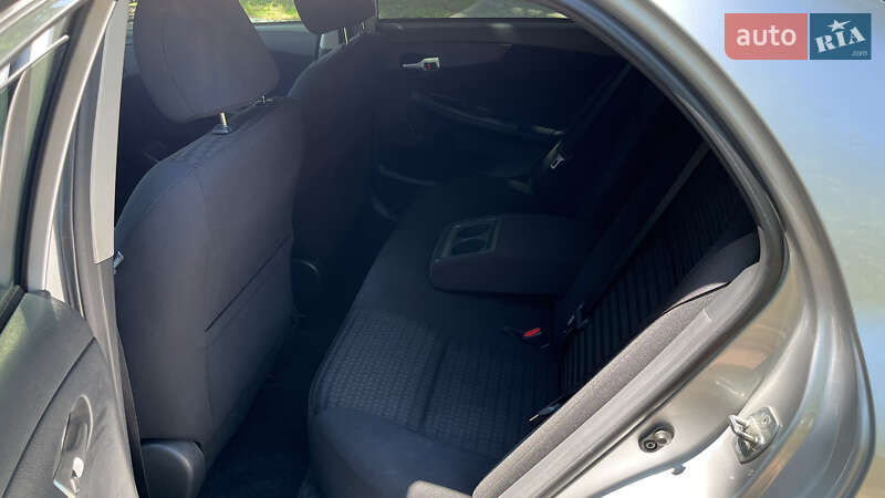 Седан Toyota Corolla 2010 в Чернухах