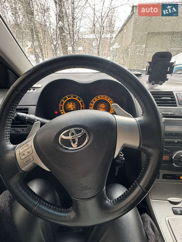 Седан Toyota Corolla 2008 в Киеве