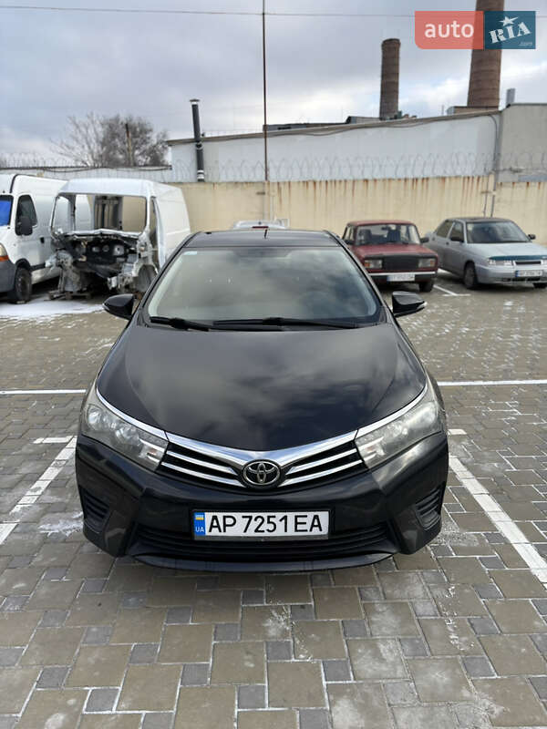 Седан Toyota Corolla 2016 в Запорожье