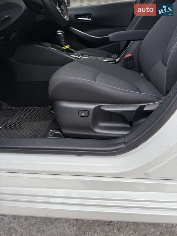 Седан Toyota Corolla 2020 в Киеве