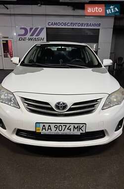 Седан Toyota Corolla 2012 в Киеве