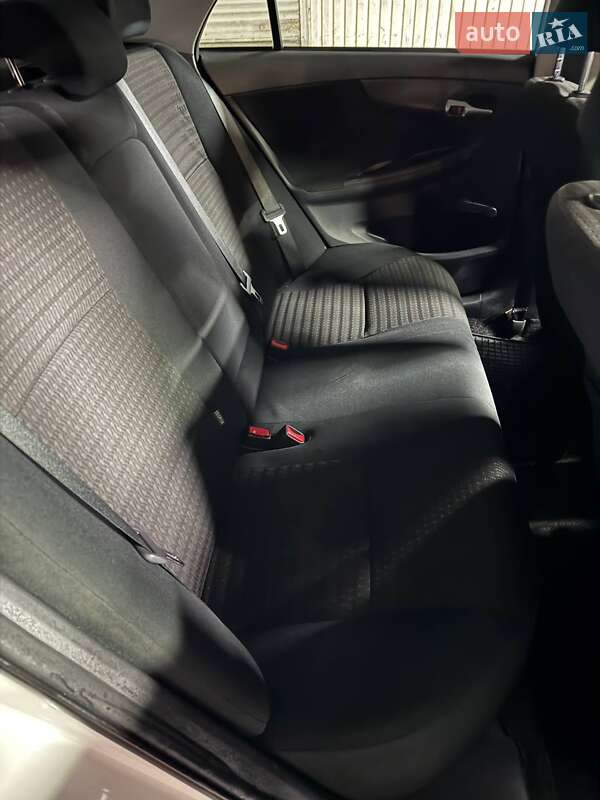 Седан Toyota Corolla 2012 в Киеве