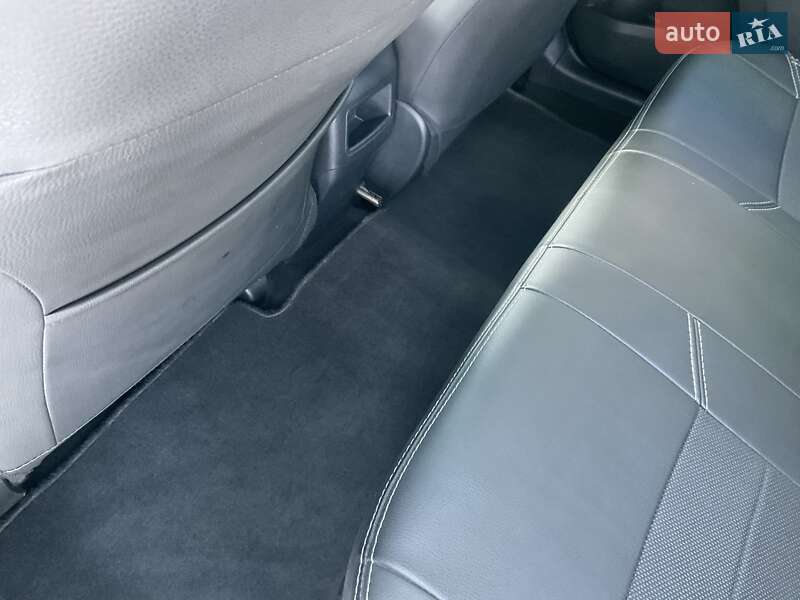 Седан Toyota Corolla 2016 в Киеве