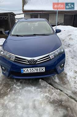 Седан Toyota Corolla 2016 в Киеве