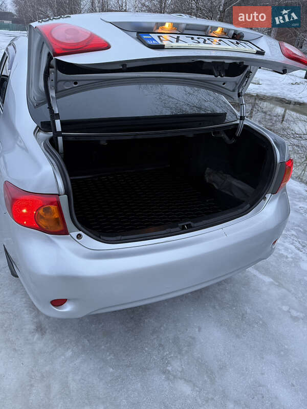 Седан Toyota Corolla 2007 в Валках