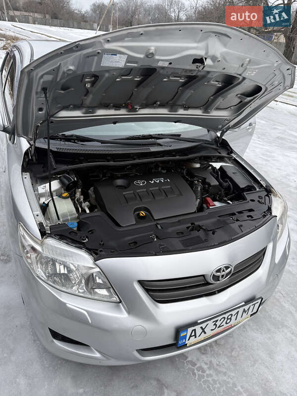 Седан Toyota Corolla 2007 в Валках