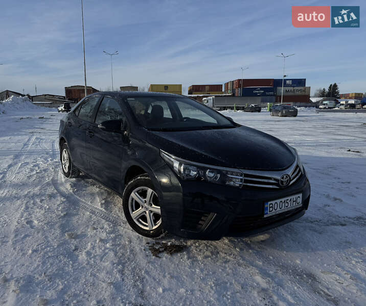 Седан Toyota Corolla 2013 в Тернополе