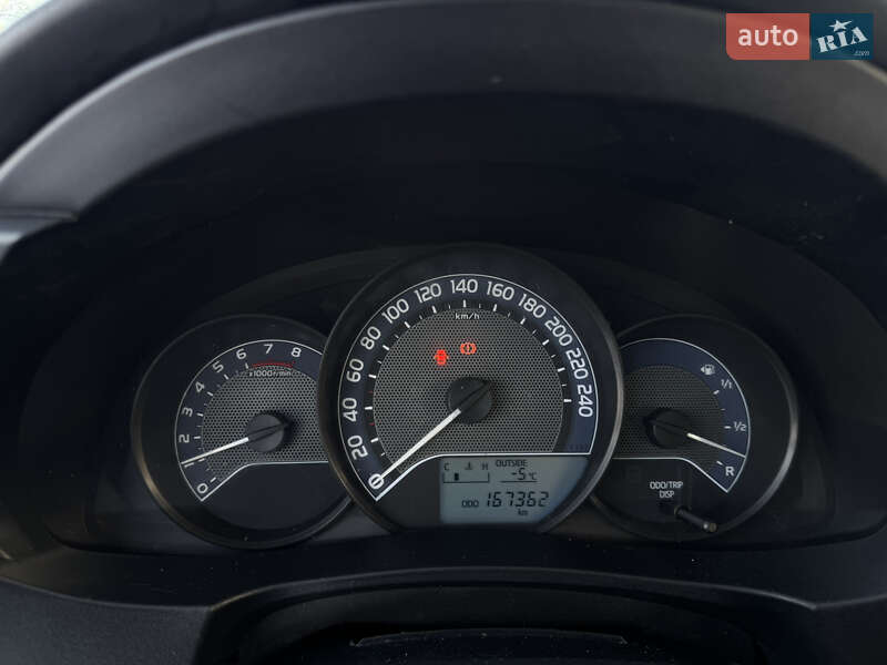 Седан Toyota Corolla 2013 в Тернополе