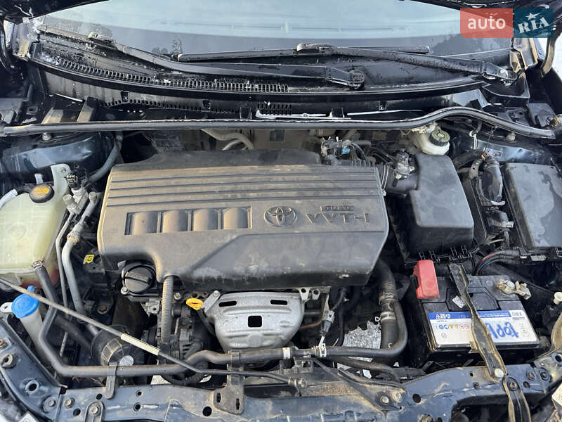 Седан Toyota Corolla 2013 в Тернополе