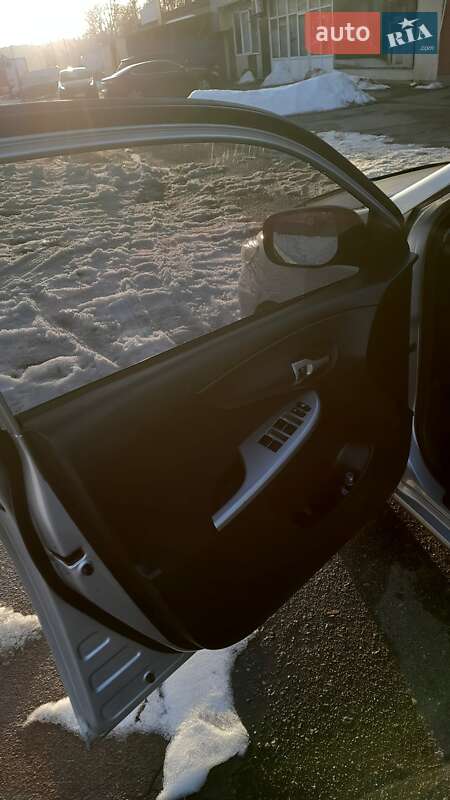 Седан Toyota Corolla 2008 в Києві