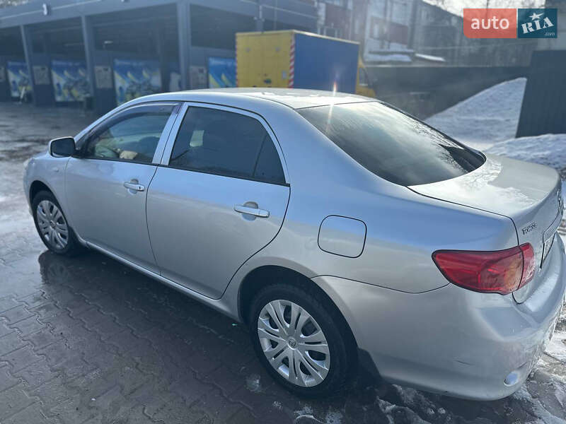 Седан Toyota Corolla 2008 в Тернополе