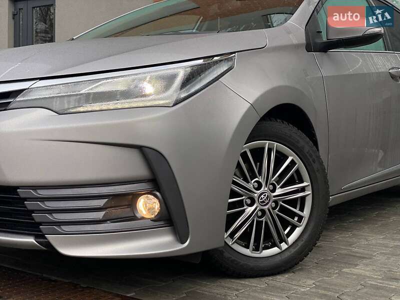 Седан Toyota Corolla 2017 в Киеве фото 3 Седан Toyota Corolla 2017 в Киеве