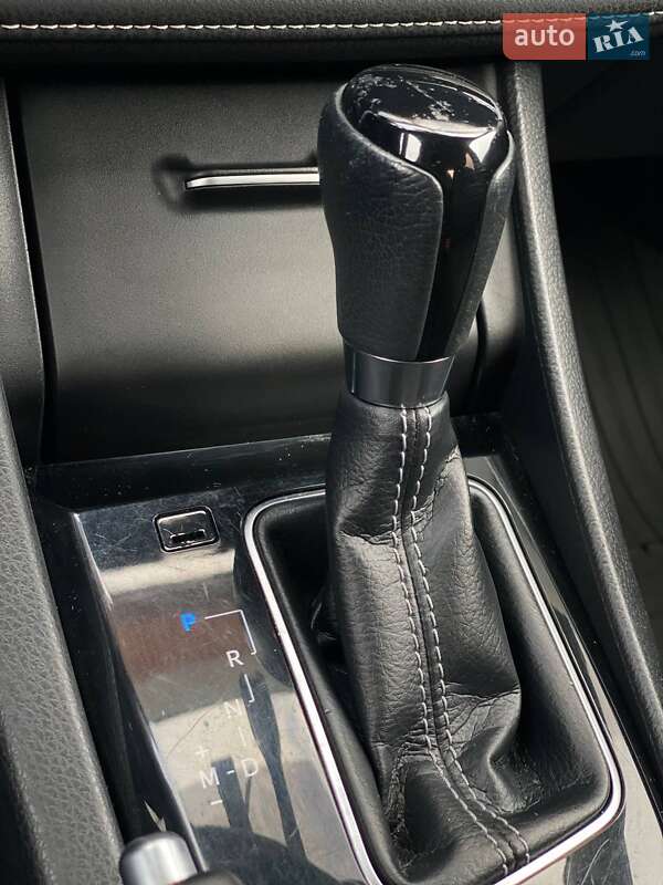 Седан Toyota Corolla 2017 в Киеве фото 41 Седан Toyota Corolla 2017 в Киеве