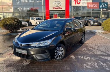Седан Toyota Corolla 2017 в Хмельницькому